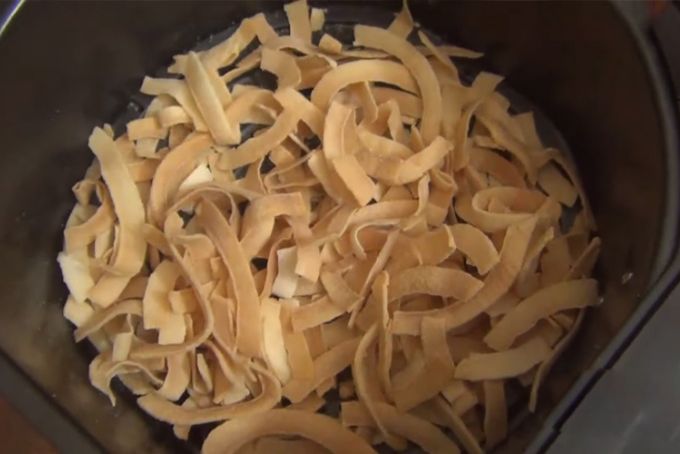 Sấy dừa khô với nồi chiên không dầu