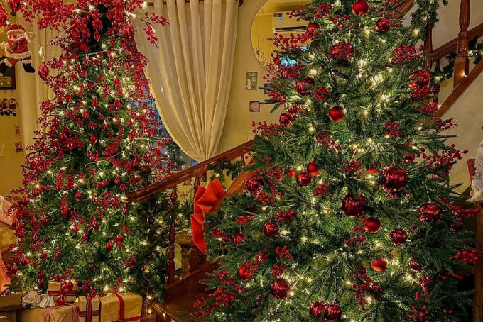 Các quán cafe trang trí noel đẹp ở Sài Gòn - Tiệm trà tháng Tư