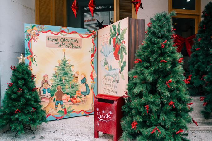 Các quán cafe trang trí noel đẹp ở Sài Gòn - Vòm coffee