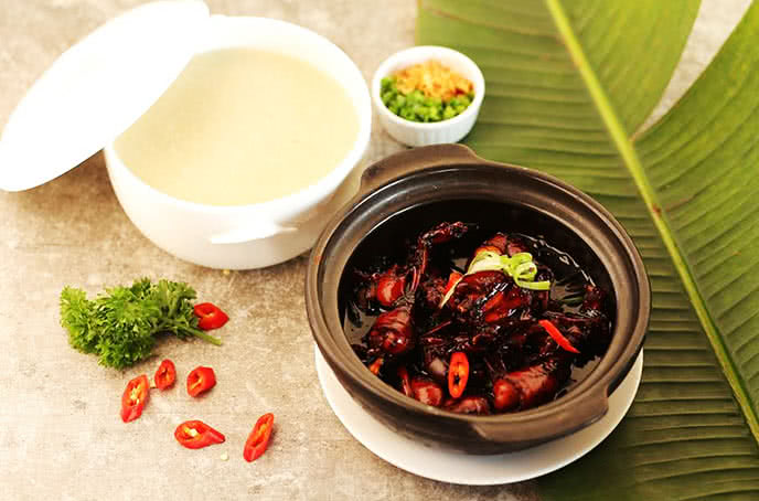 Cá hồi kho rất ngon ở the rooftop