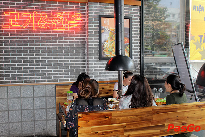 Nhà hàng GoGi House Cao Thắng 13