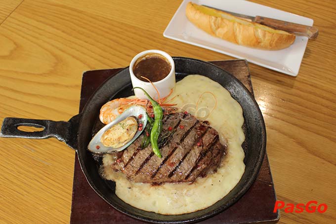 nhà hàng mint and paul 48 cao triều phát 13