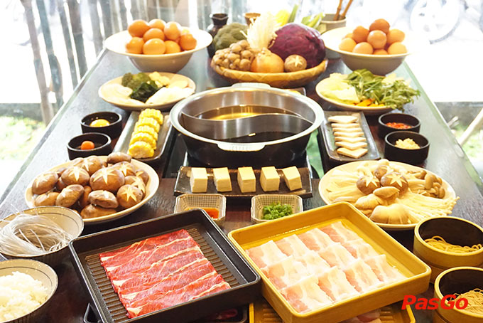 Nhà hàng Momo Paradise Trần Hưng Đạo 13