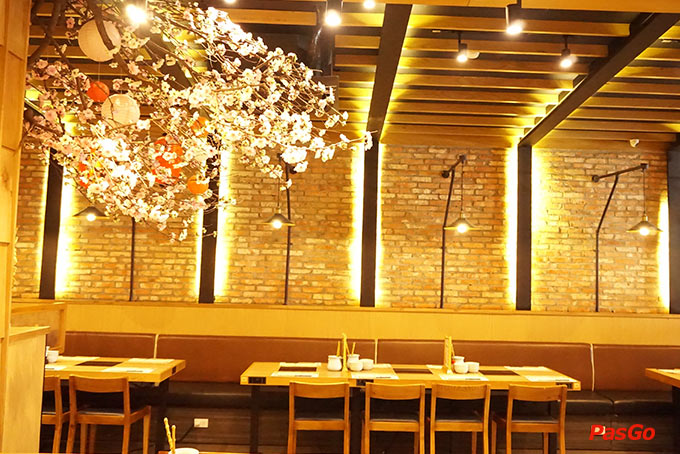 Nhà hàng Momo Paradise Trần Hưng Đạo 7