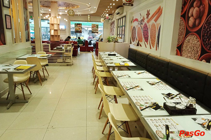 Nhà hàng Món Huế Lê Văn Việt 17