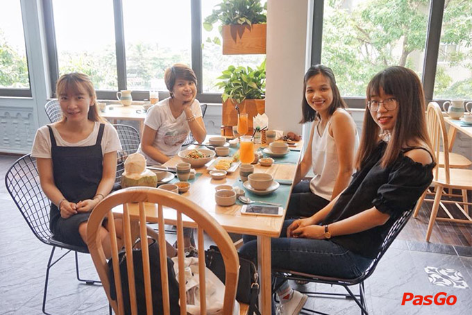 Nhà hàng Tròn Xuân Diệu 12