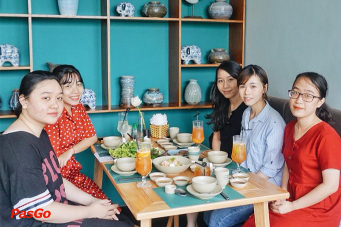 Nhà hàng Tròn Xuân Diệu 13