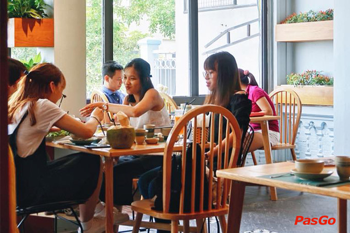 Nhà hàng Tròn Xuân Diệu 14