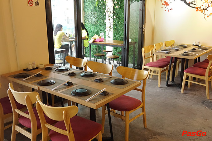 Uchi Sushi Nguyễn Huệ 12