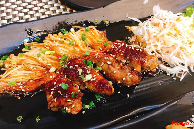 Uchi Sushi Nguyễn Huệ 8