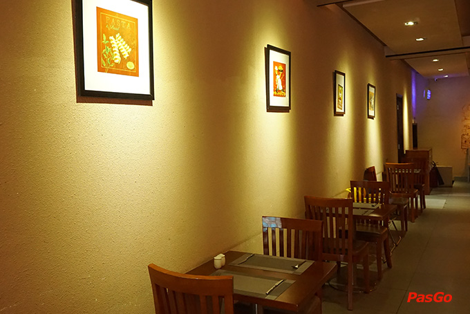 Nhà hàng Việt Cống Quỳnh 12