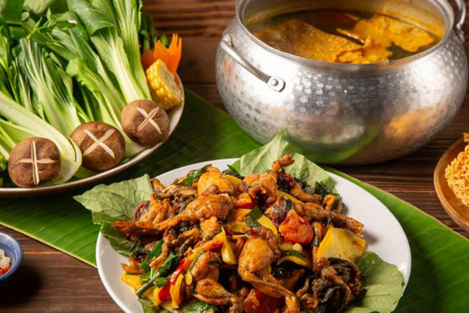 lẩu ếch măng cay