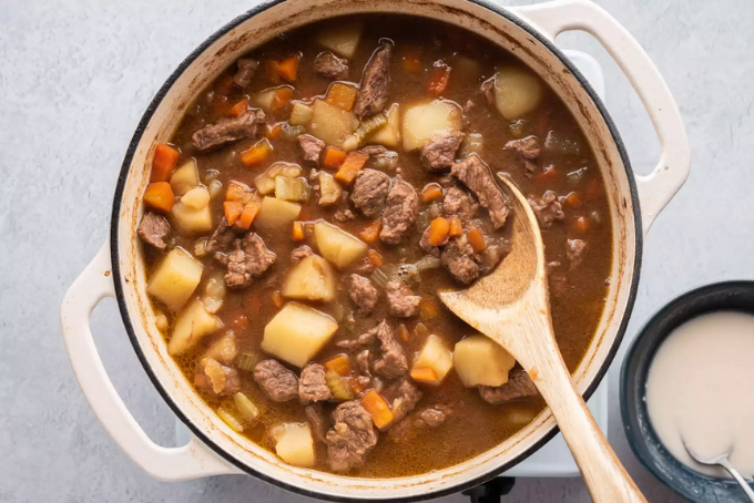 Bò hầm rau củ