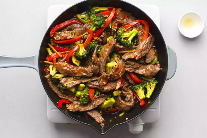 Bò xào bông cải xanh kiểu Thái