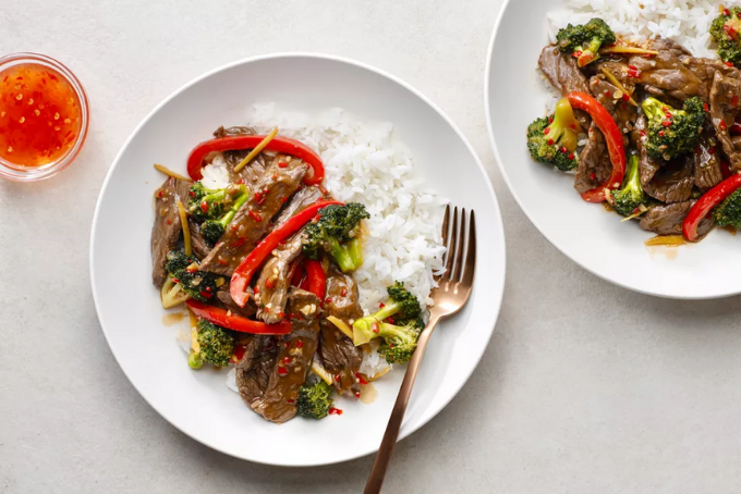 Bò xào bông cải xanh kiểu Thái