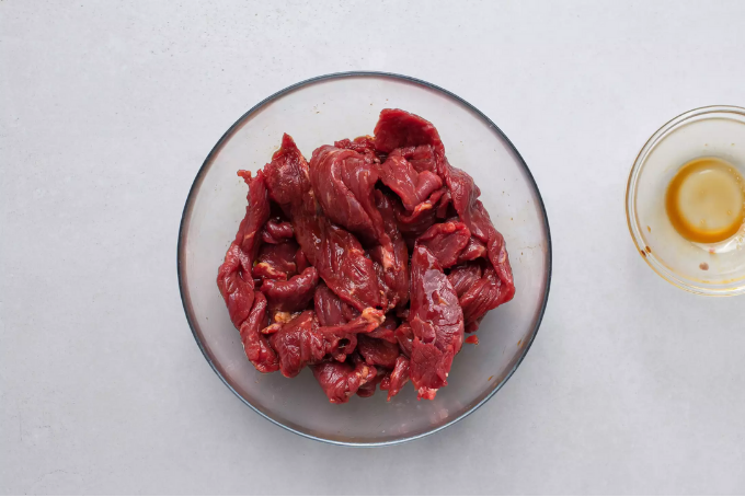 Bò xào bông cải xanh kiểu Thái
