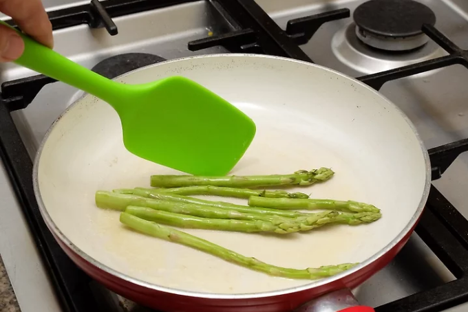 Cách lựa chọn và bảo quản măng tây 