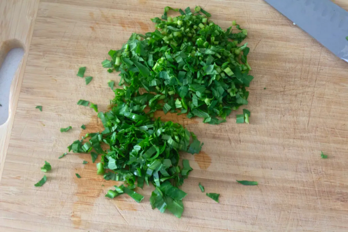 Thái nhỏ rau thơm