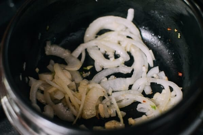 Canh đậu phụ cay Hàn Quốc