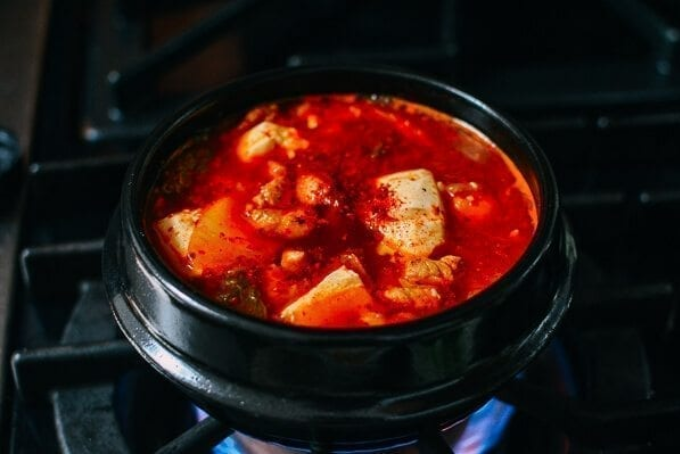 Canh đậu phụ cay Hàn Quốc
