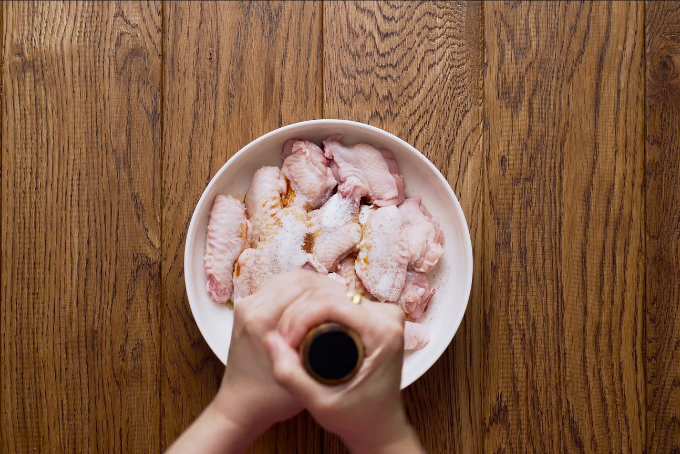 Cánh gà sốt cay kiểu Thái