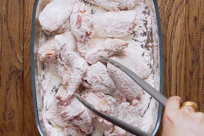 Cánh gà sốt cay kiểu Thái