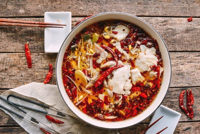 Cá nhúng dầu ớt Tứ Xuyên
