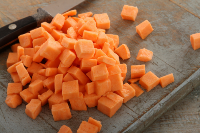 Cà rốt thái hạt lựu