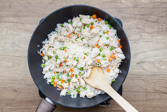 Cơm chiên thịt gà