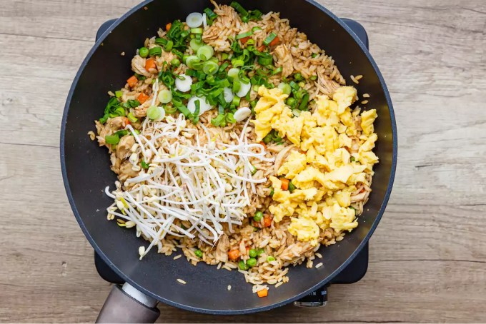 Cơm chiên thịt gà