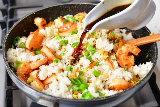 Cơm chiên tôm