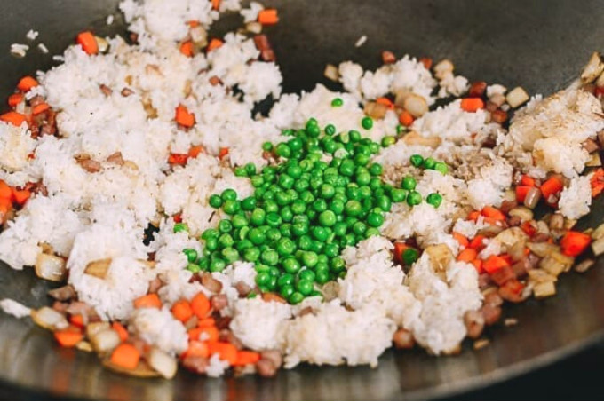 Cơm chiên trái dứa