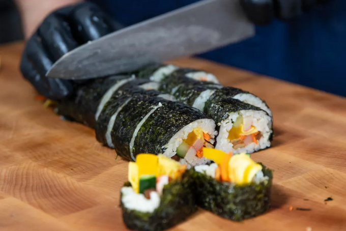 Kimbap cơm cuộn rong biển Hàn Quốc 