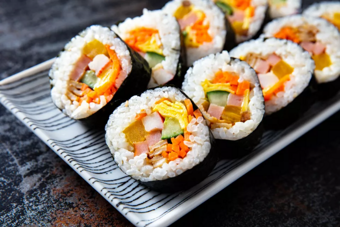 Kimbap cơm cuộn rong biển Hàn Quốc 