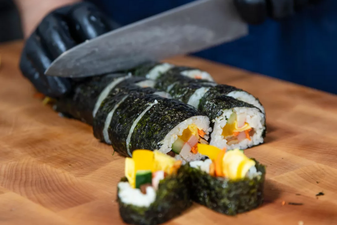 Kimbap cơm cuộn rong biển Hàn Quốc