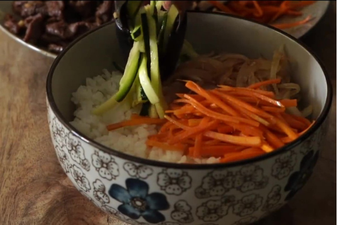 Cơm trộn Hàn Quốc Bibimbap