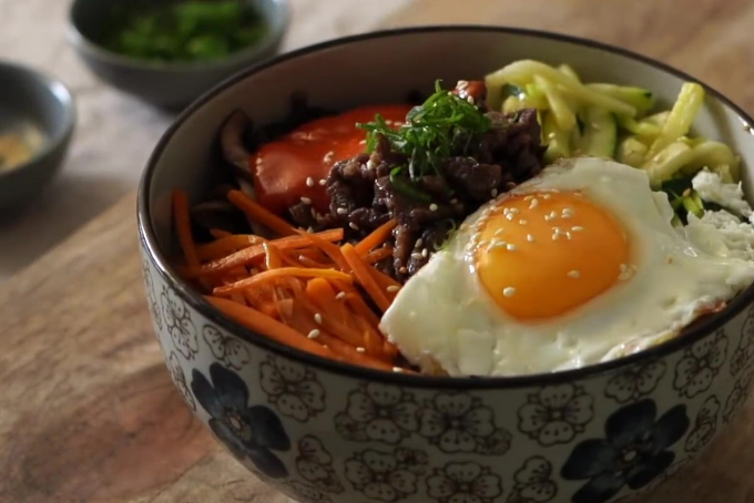 Cơm trộn Hàn Quốc Bibimbap