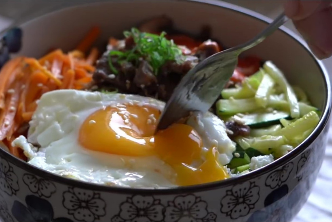 Cơm trộn Hàn Quốc Bibimbap