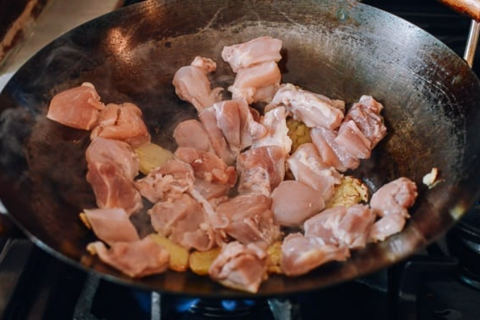 Gà kho gừng kiểu Trung