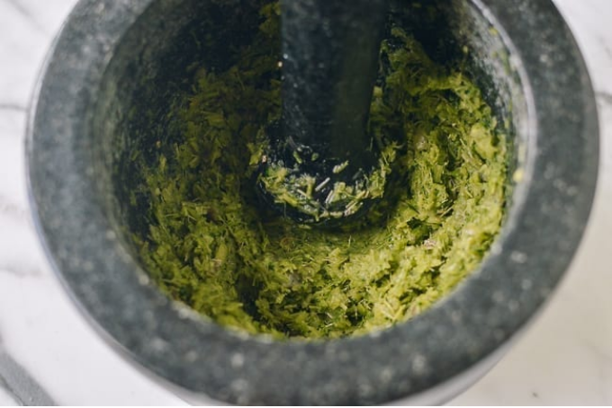 Gà nướng kiểu Thái Gai Yang