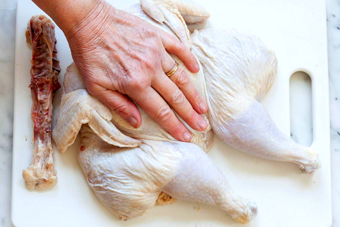 Gà nướng kiểu Thái Gai Yang