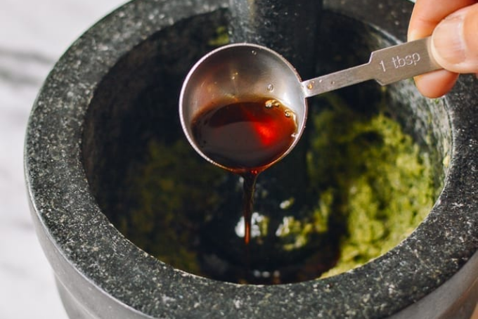 Gà nướng kiểu Thái Gai Yang