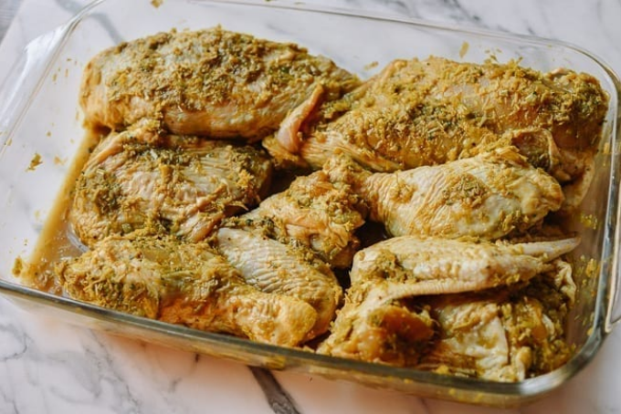 Gà nướng kiểu Thái Gai Yang