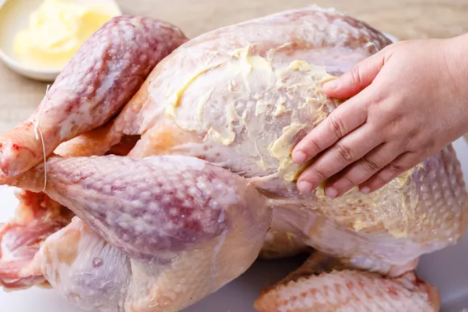 Gà tây nướng với thịt xông khói