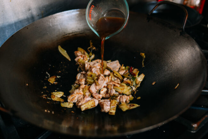 Gà xào dưa chua Quảng Đông