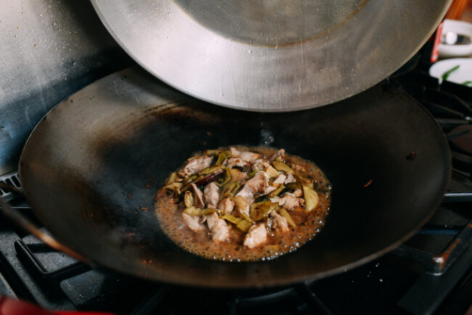 Gà xào dưa chua Quảng Đông