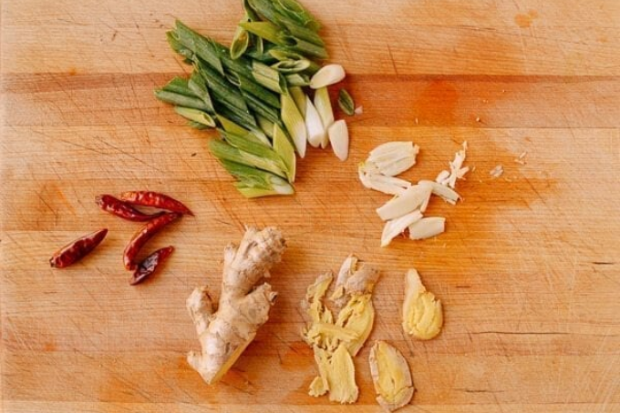 Gà xào dưa chua Quảng Đông