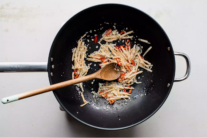 Gà xào kiểu Thái