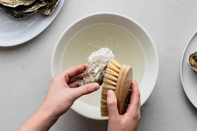 Hàu nướng bơ và thảo mộc