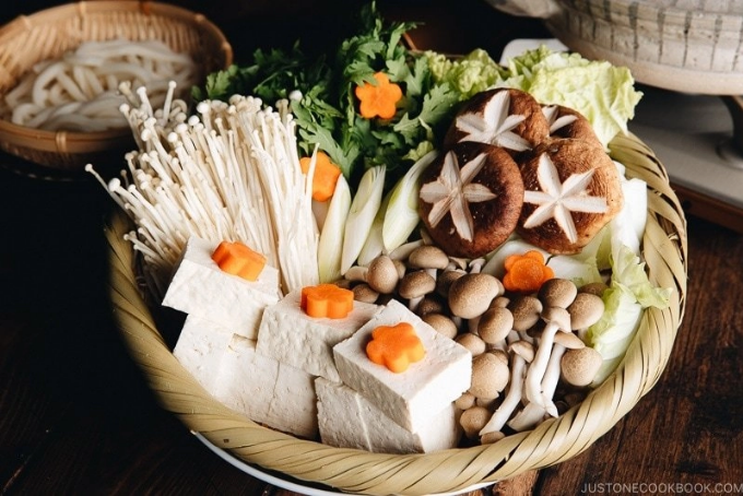 Lẩu gà nấm